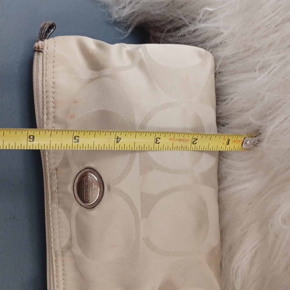 Coach Pouch - Picture 11 of 15